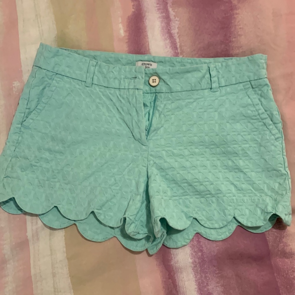 Crown and ivy scallop shorts